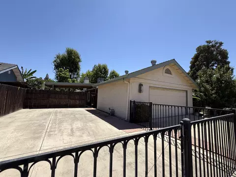 Exterior - 2300 E Iris Ave, Visalia, CA 93292 photo 6 of 22
