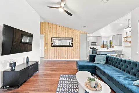 Living - 540 Chumash Ct, Paso Robles, CA 93446 photo 7 of 8