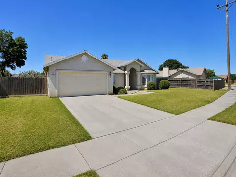 Exterior - 799 Daphne Ln, Lemoore, CA 93245 photo 3 of 12
