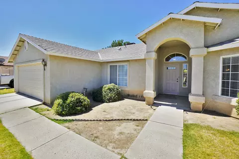 Exterior - 799 Daphne Ln, Lemoore, CA 93245 photo 4 of 12