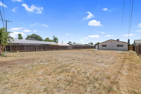 Exterior - 1592 E Sonora Ave, Tulare, CA 93274 photo 5 of 5