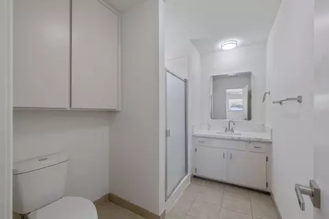 Bath - 1592 E Sonora Ave, Tulare, CA 93274 photo 2 of 2