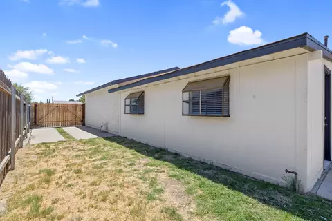 Exterior - 1592 E Sonora Ave, Tulare, CA 93274 photo 3 of 5