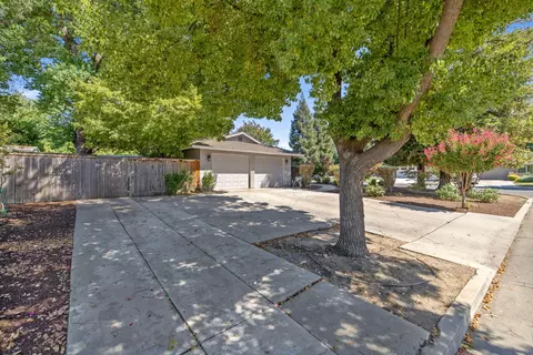 Exterior - 3106 W Hyde Ave, Visalia, CA 93291 photo 4 of 11