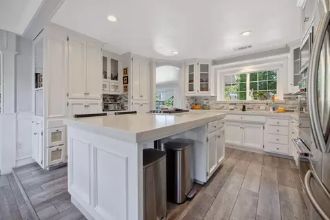 Kitchen - 3106 W Hyde Ave, Visalia, CA 93291 photo 3 of 4