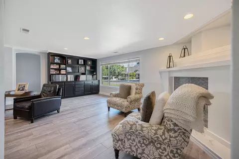 Living - 3106 W Hyde Ave, Visalia, CA 93291 photo 4 of 4
