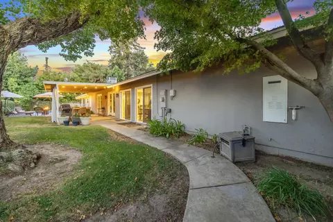 Exterior - 3106 W Hyde Ave, Visalia, CA 93291 photo 10 of 11