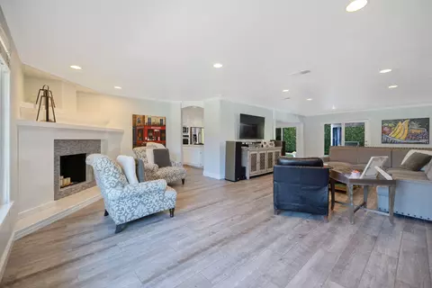 Living - 3106 W Hyde Ave, Visalia, CA 93291 photo 3 of 4