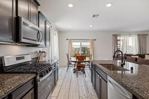 Kitchen - 3541 E Laura Ave, Visalia, CA 93292 photo 2 of 2