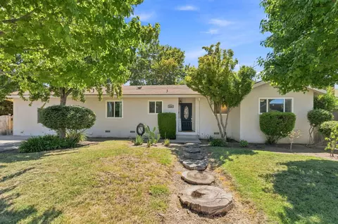 1338 N Mooney Blvd, Visalia, CA 93291