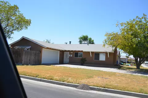 Exterior - 19663 Royal Ln, Lemoore, CA 93245 photo 2 of 3