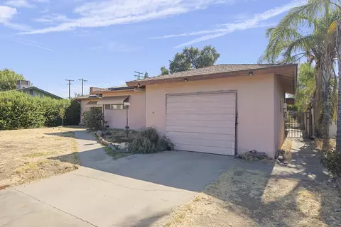 366 N Acacia St, Woodlake, CA 93286