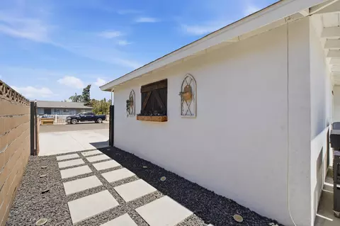Exterior - 2027 E Ash Ave, Tulare, CA 93274 photo 16 of 17