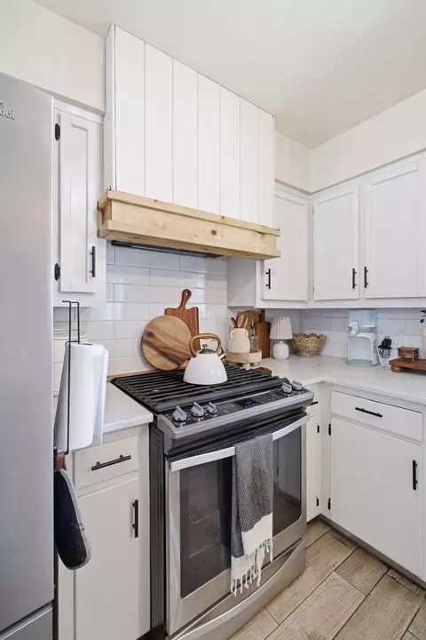 Kitchen - 2027 E Ash Ave, Tulare, CA 93274 photo 4 of 6