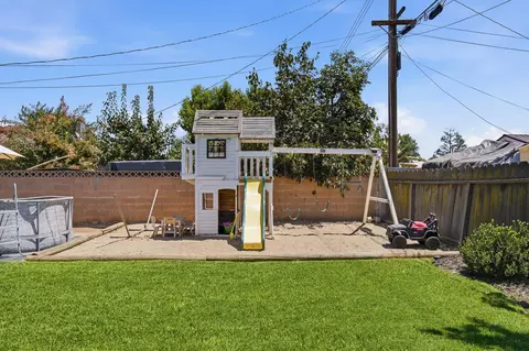 Exterior - 2027 E Ash Ave, Tulare, CA 93274 photo 12 of 17