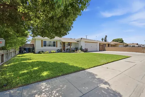 Exterior - 2027 E Ash Ave, Tulare, CA 93274 photo 2 of 17
