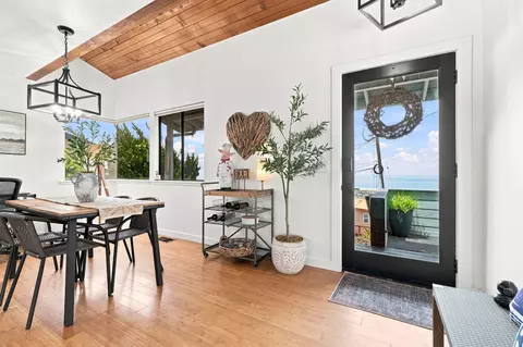 Entry Way - 2630 Maple Ave, Morro Bay, CA 93442 photo 1 of 4
