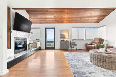Living - 2630 Maple Ave, Morro Bay, CA 93442 photo 4 of 9