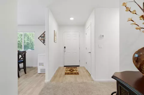 Entry Way - 2244 Eldridge Ave, Tulare, CA 93274 photo 2 of 6