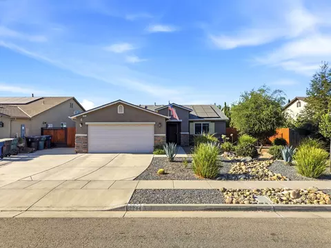 Exterior - 2244 Eldridge Ave, Tulare, CA 93274 photo 4 of 20