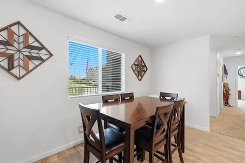 Dining - 2244 Eldridge Ave, Tulare, CA 93274 photo 2 of 4