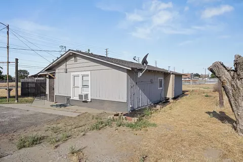 Exterior - 1240 E K Ave, Visalia, CA 93292 photo 7 of 9