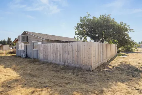 Exterior - 1240 E K Ave, Visalia, CA 93292 photo 2 of 9