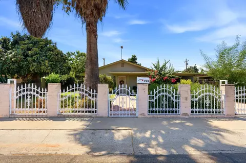 769 N Pine St, Woodlake, CA 93286