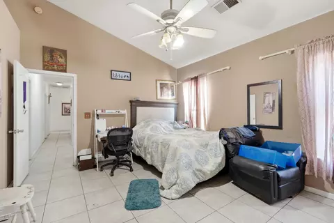 Bedroom - 471 N Evans Rd, Tipton, CA 93272 photo 1 of 3
