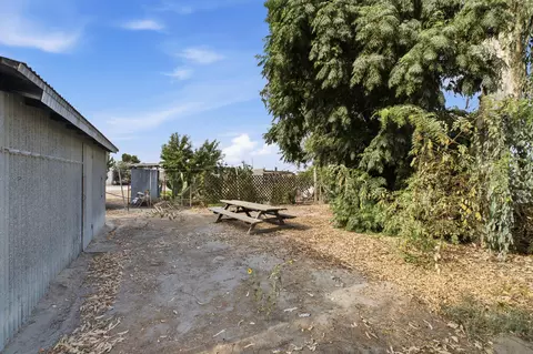 Exterior - 1707 7th Ave, Corcoran, CA 93212 photo 11 of 12