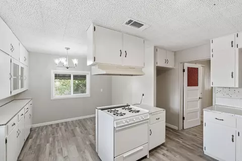 Kitchen - 1707 7th Ave, Corcoran, CA 93212 photo 4 of 8