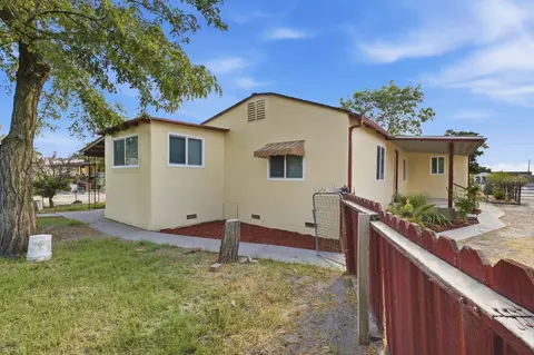 Exterior - 1707 7th Ave, Corcoran, CA 93212 photo 9 of 12