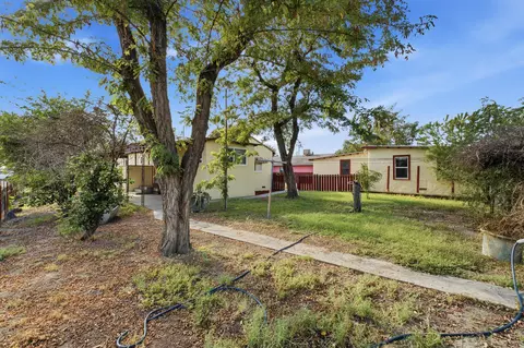 Exterior - 1707 7th Ave, Corcoran, CA 93212 photo 10 of 12