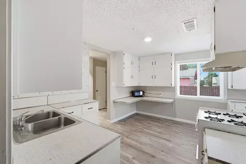 Kitchen - 1707 7th Ave, Corcoran, CA 93212 photo 5 of 8