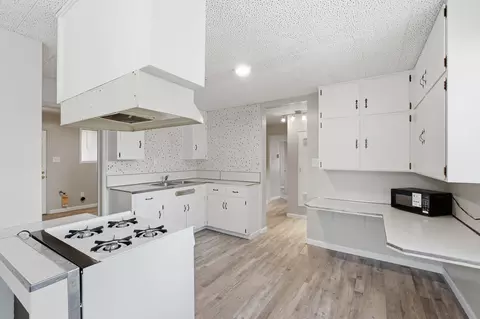 Kitchen - 1707 7th Ave, Corcoran, CA 93212 photo 6 of 8
