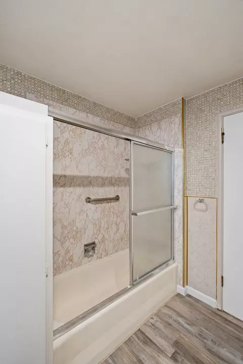 Bath - 1707 7th Ave, Corcoran, CA 93212 photo 3 of 3