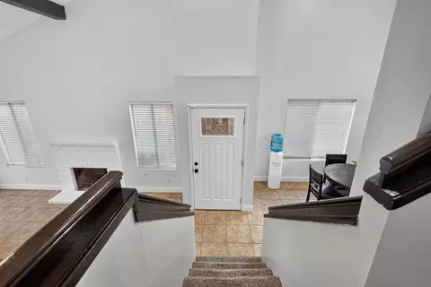 Entry Way - 1201 E Ferguson Ave, Visalia, CA 93292 photo 2 of 2
