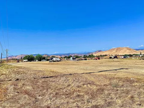 0 W Ropes Ave, Woodlake, CA 93286