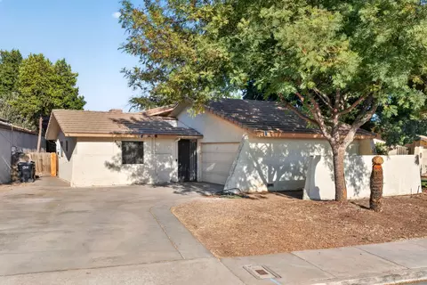 609 N Village Green St, Porterville, CA 93257