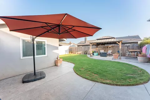 Exterior - 285 E Cortner St, Hanford, CA 93230 photo 6 of 12