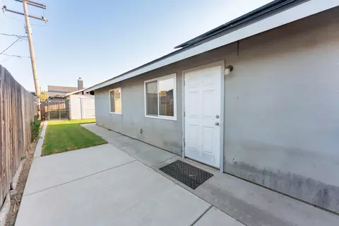 Exterior - 285 E Cortner St, Hanford, CA 93230 photo 12 of 12