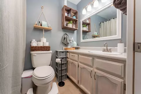 Bath - 285 E Cortner St, Hanford, CA 93230 photo 1 of 2