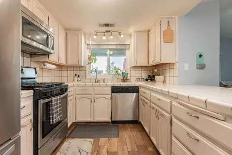 Kitchen - 285 E Cortner St, Hanford, CA 93230 photo 2 of 3
