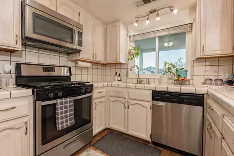 Kitchen - 285 E Cortner St, Hanford, CA 93230 photo 3 of 3