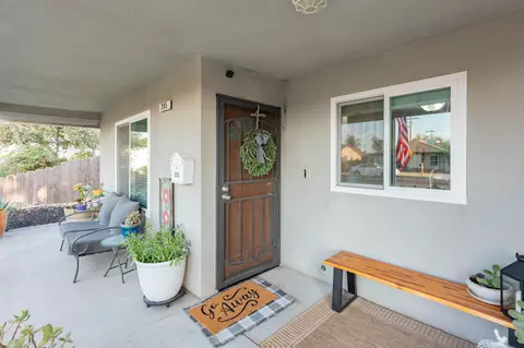 Exterior - 285 E Cortner St, Hanford, CA 93230 photo 4 of 12