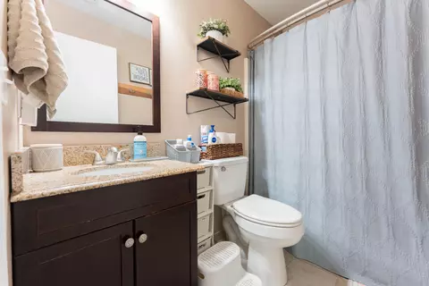 Bath - 285 E Cortner St, Hanford, CA 93230 photo 2 of 2
