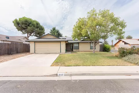 717 Sutter Ave, Porterville, CA 93257