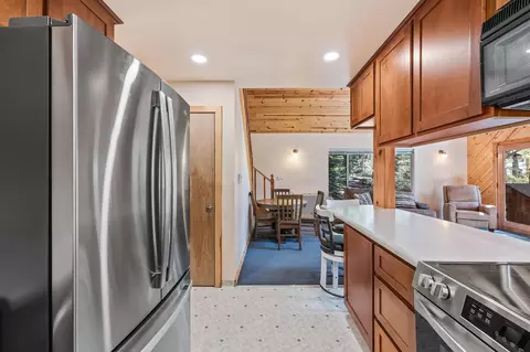 Kitchen - 57716 Fox Dr, Springville, CA 93265 photo 5 of 7
