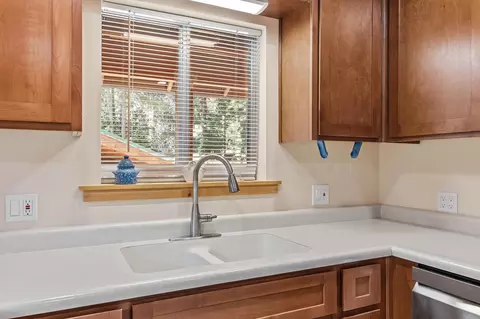 Kitchen - 57716 Fox Dr, Springville, CA 93265 photo 6 of 7