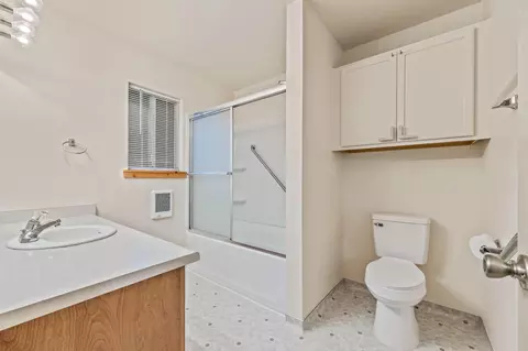Bath - 57716 Fox Dr, Springville, CA 93265 photo 2 of 6